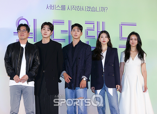 김태용 감독(왼쪽부터), 최우식, 박보검, 수지, 탕웨이.